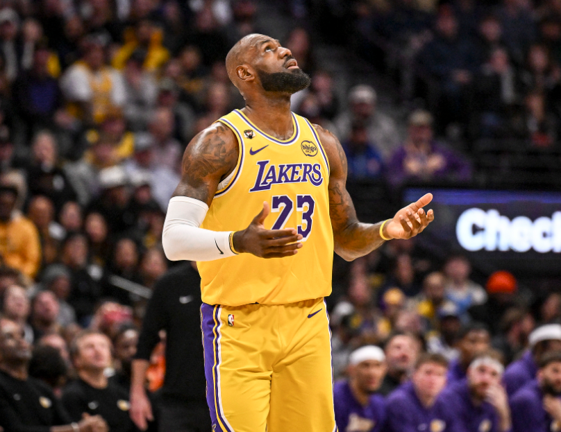 开云体育下载-41岁仍能平框暴扣！勒布朗在场+13助湖人重返第六 轰19+9+8超全面